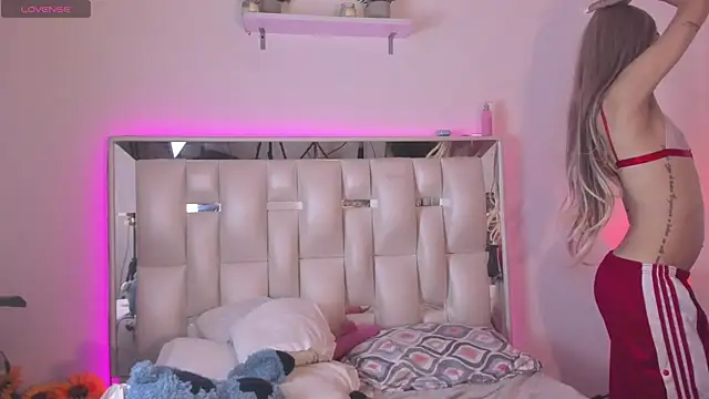 Darlyn tenderhot   online show from 03-15-26, 04:46