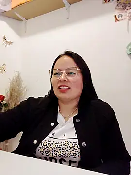 Snapshot of Daliz_Leon chatting on 09-23-25, 02:03 Daliz Leon online show from 09-23-25, 02:03