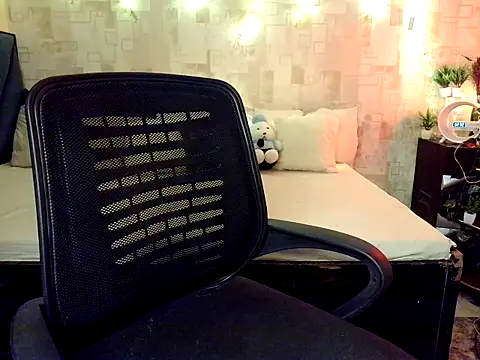 Snapshot of fairy_princess chatting on 10-03-25, 09:01 fairy princess online show from 10-03-25, 09:01