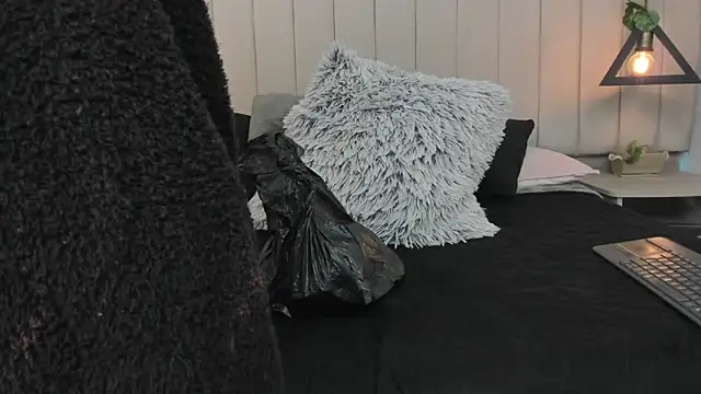 Snapshot of CandyGomez chatting on 09-28-25, 04:51 CandyGomez online show from 09-28-25, 04:51