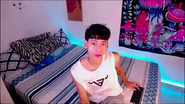 Snapshot of Thedoll_ethan7 chatting on 05-29-26, 08:51 Thedoll ethan7 online show from 05-29-26, 08:51