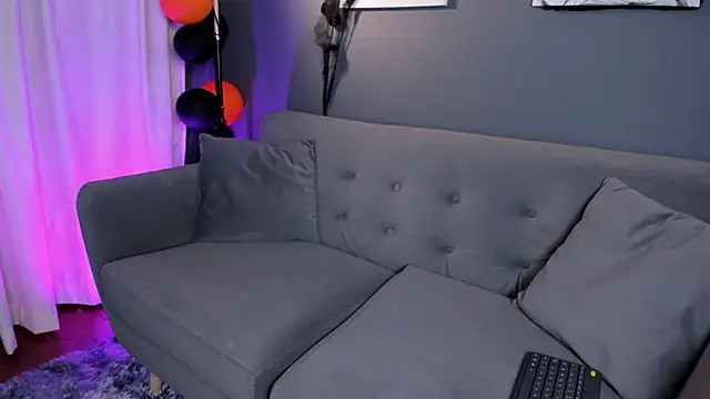 flower smith  online show from 10-18-25, 11:55