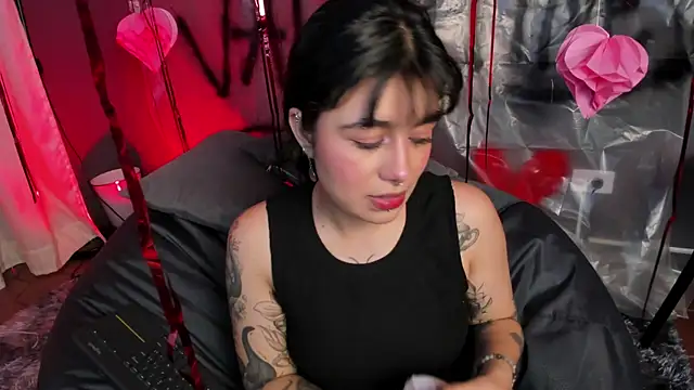 Snapshot of flower_smith_ chatting on 02-15-26, 02:03 flower smith online show from 02-15-26, 02:03