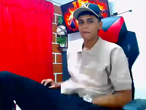 Snapshot of cristian_tayron1 chatting on 06-16-26, 06:05 cristian tayron1 online show from 06-16-26, 06:05