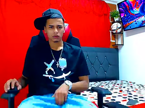 Snapshot of cristian_tayron1 chatting on 07-18-26, 03:38 cristian tayron1 online show from 07-18-26, 03:38