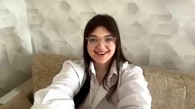 Snapshot of CarylWeatherholtz chatting on 10-06-25, 11:51 CarylWeatherholtz online show from 10-06-25, 11:51