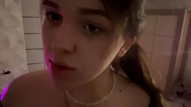 Snapshot of CarylWeatherholtz chatting on 10-21-25, 04:08 CarylWeatherholtz online show from 10-21-25, 04:08