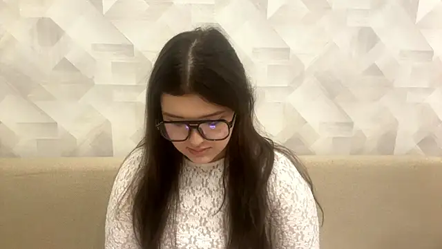 Snapshot of CarylWeatherholtz chatting on 11-17-25, 12:44 CarylWeatherholtz online show from 11-17-25, 12:44