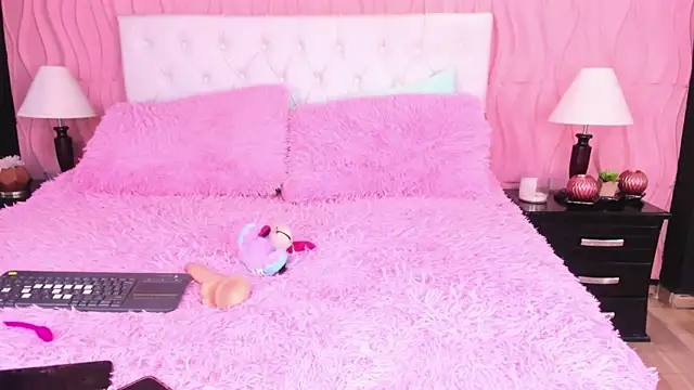 Snapshot of Dulceemia_ chatting on 09-30-25, 07:52 Dulceemia online show from 09-30-25, 07:52