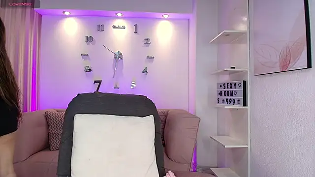 Snapshot of 1SloppyFox4 chatting on 09-21-25, 05:09 1SloppyFox4 online show from 09-21-25, 05:09