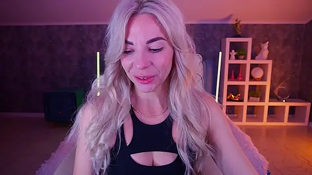 BellaRayyy online show from 04-21-26, 05:58