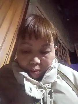  YooY  online show from 12-18-25, 02:34