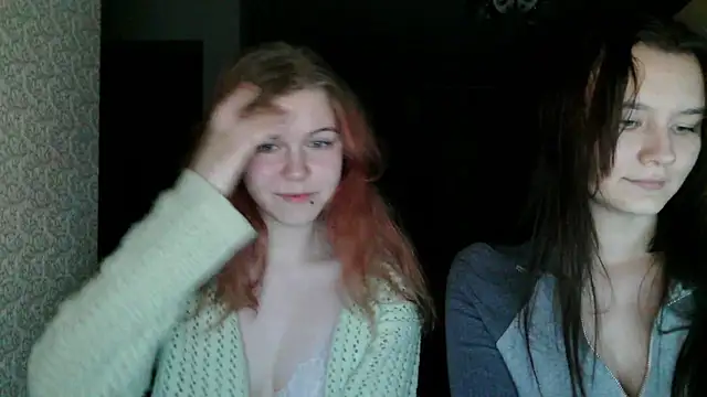 Snapshot of Poppy_sun chatting on 10-08-25, 07:11 Poppy sun online show from 10-08-25, 07:11