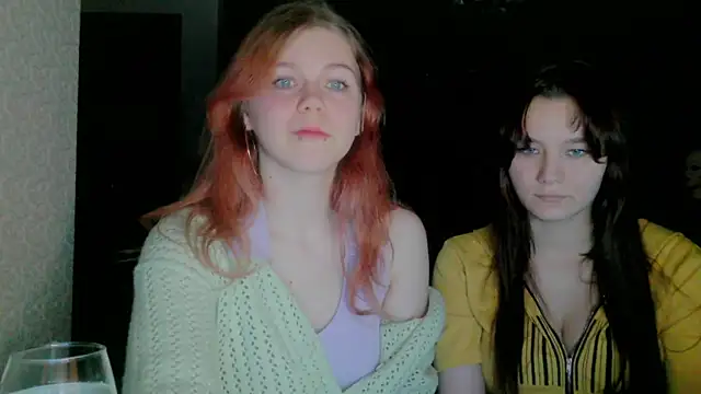 Snapshot of Poppy_sun chatting on 11-05-25, 04:40 Poppy sun online show from 11-05-25, 04:40