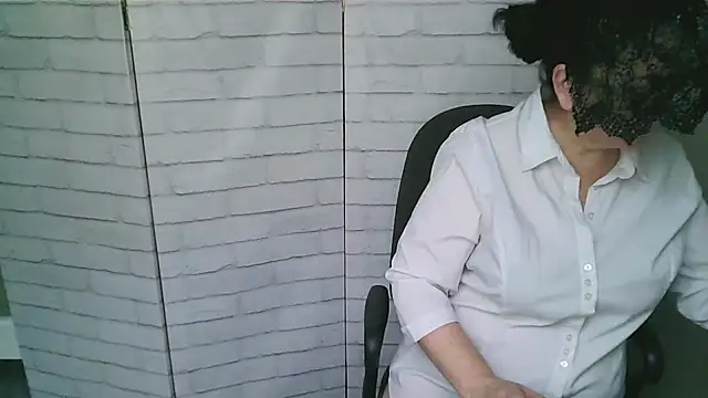 Snapshot of Helen_xi_ chatting on 11-21-25, 12:15 Helen xi online show from 11-21-25, 12:15