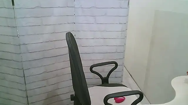 Helen xi  online show from 12-22-25, 05:10