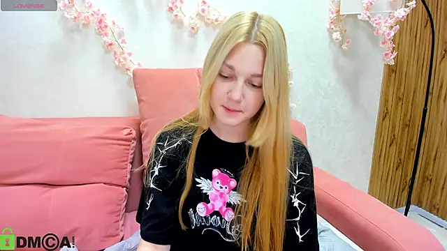 Snapshot of Sylvia_Ortiz chatting on 09-14-25, 03:27 Sylvia Ortiz online show from 09-14-25, 03:27