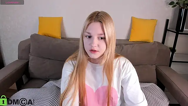 Snapshot of Sylvia_Ortiz chatting on 10-10-25, 09:41 Sylvia Ortiz online show from 10-10-25, 09:41