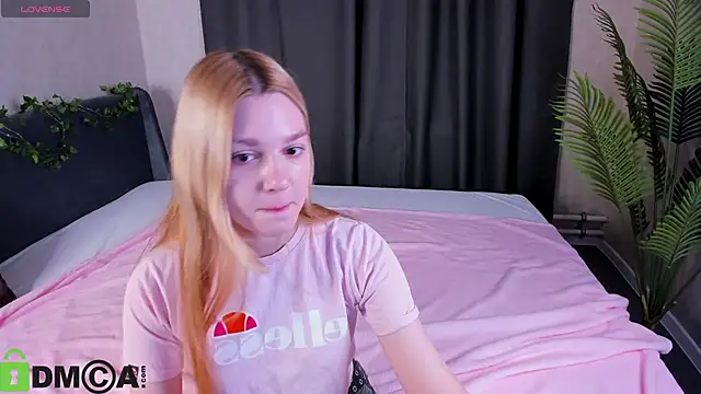 Snapshot of Sylvia_Ortiz chatting on 11-02-25, 01:08 Sylvia Ortiz online show from 11-02-25, 01:08