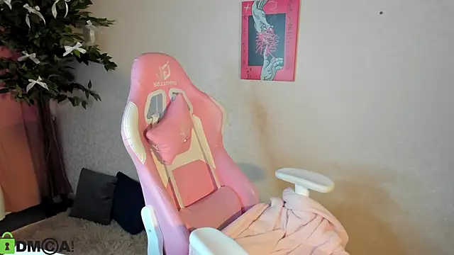 Snapshot of Sylvia_Ortiz chatting on 12-17-25, 09:37 Sylvia Ortiz online show from 12-17-25, 09:37