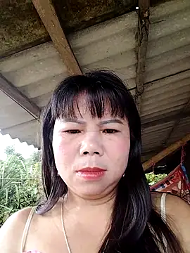 Snapshot of lusy-00 chatting on 10-15-25, 02:11 lusy-00 online show from 10-15-25, 02:11