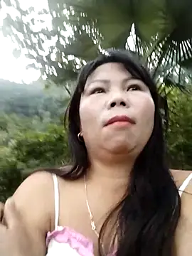 Snapshot of lusy-00 chatting on 11-15-25, 10:12 lusy-00 online show from 11-15-25, 10:12