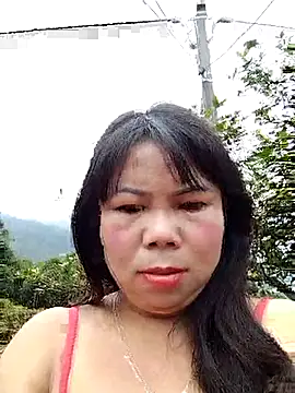 Snapshot of lusy-00 chatting on 11-17-25, 01:22 lusy-00 online show from 11-17-25, 01:22