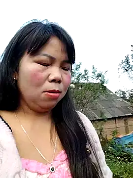 Snapshot of lusy-00 chatting on 11-21-25, 09:41 lusy-00 online show from 11-21-25, 09:41