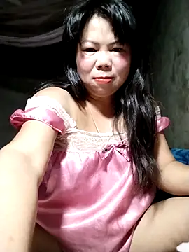 Snapshot of lusy-00 chatting on 12-18-25, 10:49 lusy-00 online show from 12-18-25, 10:49