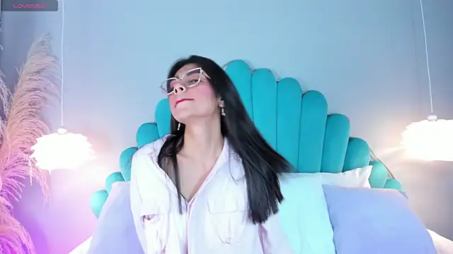 AlassiaHocthner online show from 11-08-25, 11:43