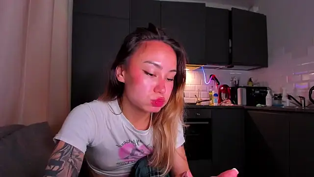 baobei03 online show from 11-06-25, 02:40