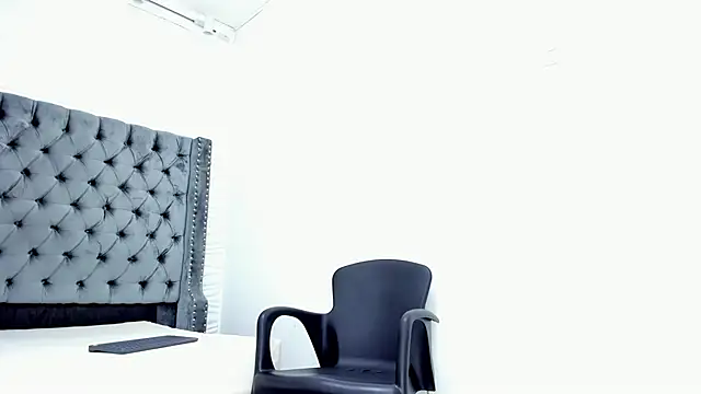 Snapshot of DOUGLAS_099 chatting on 10-11-25, 04:22 DOUGLAS 099 online show from 10-11-25, 04:22