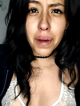 Snapshot of Queen_Ashly chatting on 10-19-25, 05:19 Queen Ashly online show from 10-19-25, 05:19