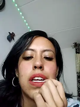 Snapshot of Queen_Ashly chatting on 11-15-25, 01:47 Queen Ashly online show from 11-15-25, 01:47