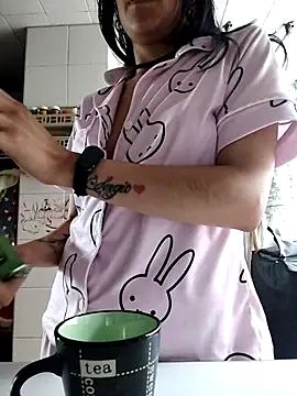 Snapshot of Queen_Ashly chatting on 11-18-25, 06:01 Queen Ashly online show from 11-18-25, 06:01