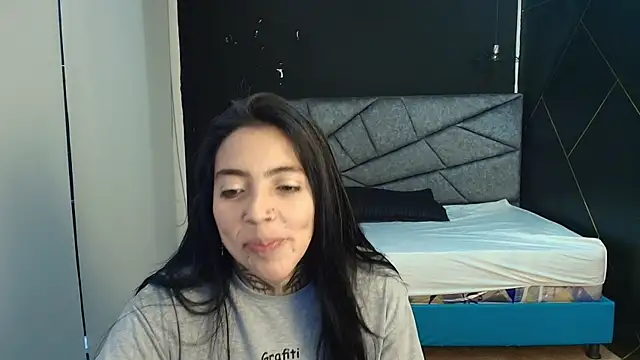 LiaMonroee  online show from 11-25-25, 12:05