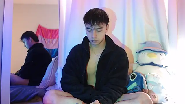 Snapshot of Noah_Blaze chatting on 10-17-25, 02:19 Noah Blaze online show from 10-17-25, 02:19