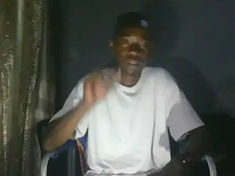 Snapshot of Nykho17 chatting on 10-28-25, 10:34 Nykho17 online show from 10-28-25, 10:34