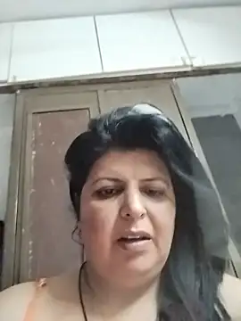 Snapshot of Jann_Riya333 chatting on 07-11-26, 10:22 Jann Riya333 online show from 07-11-26, 10:22