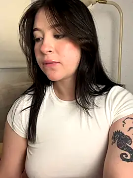 NicoleLeinn online show from 09-28-25, 08:25