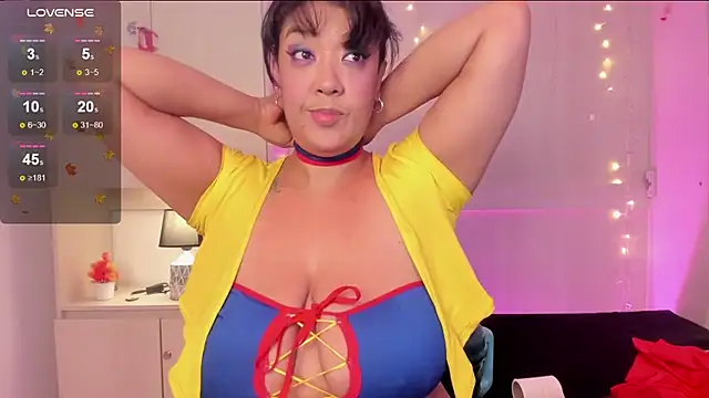 Snapshot of VickyRuiz_ chatting on 06-17-26, 08:10 VickyRuiz online show from 06-17-26, 08:10