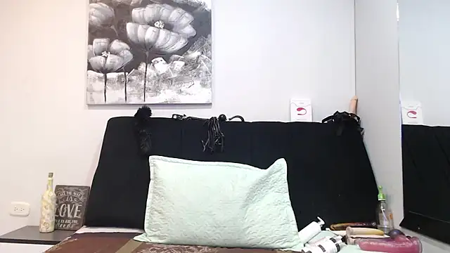 Snapshot of DonnaJoness chatting on 11-06-25, 08:54 DonnaJoness online show from 11-06-25, 08:54