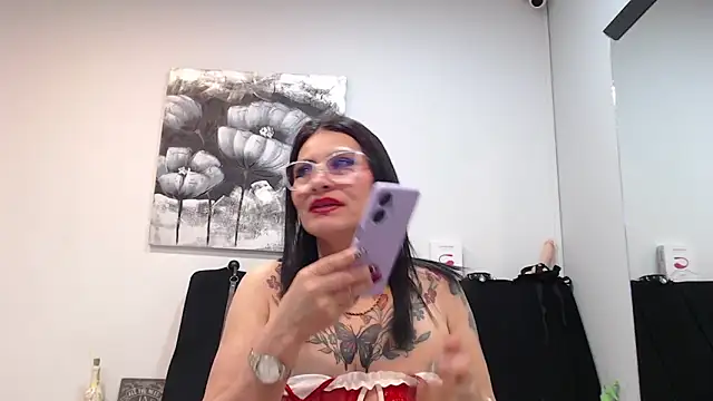 Snapshot of DonnaJoness chatting on 11-10-25, 06:51 DonnaJoness online show from 11-10-25, 06:51