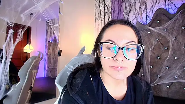 Snapshot of Zami_Escobar_of chatting on 10-30-25, 05:46 Zami Escobar of online show from 10-30-25, 05:46