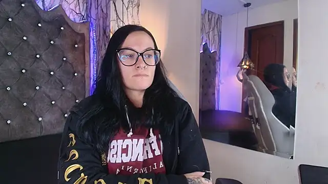 Snapshot of Zami_Escobar_of chatting on 11-17-25, 06:03 Zami Escobar of online show from 11-17-25, 06:03