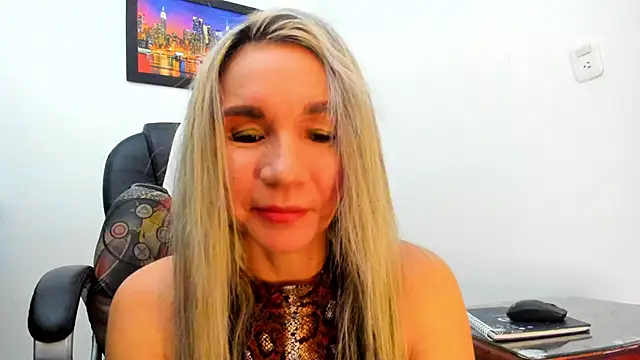 Ms lunaRose online show from 09-18-25, 12:01