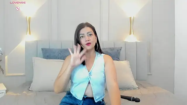 victoria bourne online show from 11-17-25, 07:30