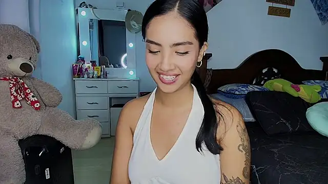 mia yireth online show from 10-09-25, 01:25