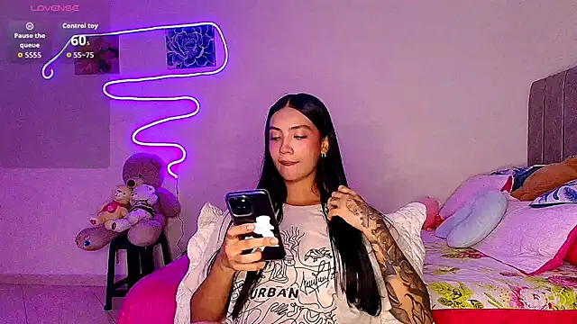 mia yireth online show from 04-21-26, 02:26