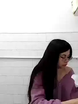 Snapshot of Kylie_Rivers chatting on 10-03-25, 11:07 Kylie Rivers online show from 10-03-25, 11:07